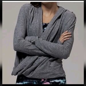 Ivivva Four Count Shrug‎ Wrap Hoodie Heather Gray Dance Sweater Thumbholes 12